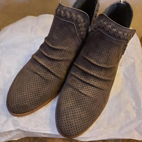 VINCE CAMUTO PALMINA LUX KID SUEDE BOOTIES 7M - Picture 4 of 4